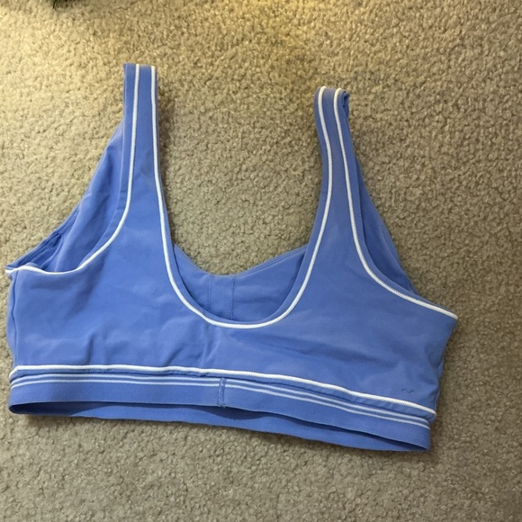 ALO Yoga Light Blue Tank Top with White Trim - Picture 4 of 7